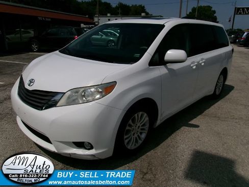 Used 2011 Toyota Sienna XLE FWD image 1