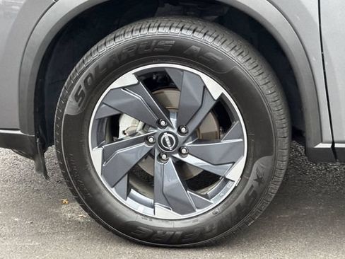 Used 2025 Nissan Rogue SV FWD image 44