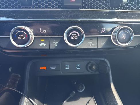 Used 2025 Honda Civic Sport image 31