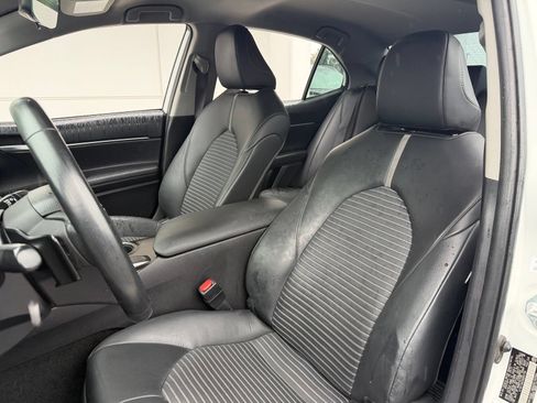 Used 2024 Toyota Camry SE FWD image 10