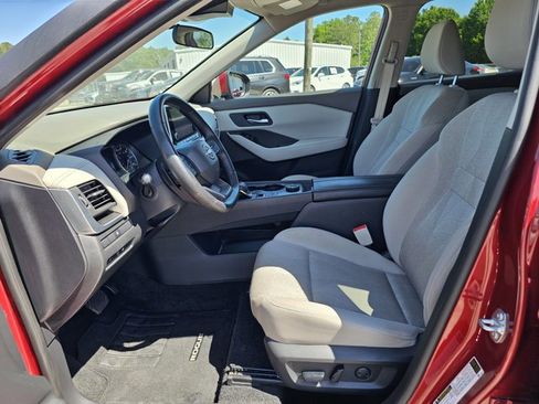 Used 2025 Nissan Rogue SV AWD/4WD image 16