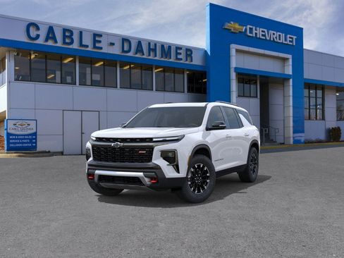 New 2026 Chevrolet Traverse Z71 w/ Enhanced Driving Package image 8