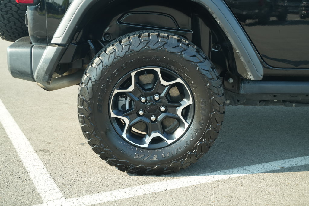 Used 2023 Jeep Wrangler Unlimited Rubicon 4xe w/ Cold Weather Group AWD/4WD image 50