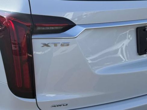 Used 2024 Cadillac XT6 Premium Luxury AWD/4WD image 9