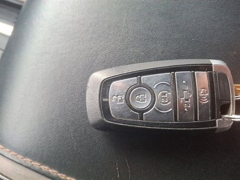 Used 2018 Ford F150 Platinum w/ Technology Package image 6