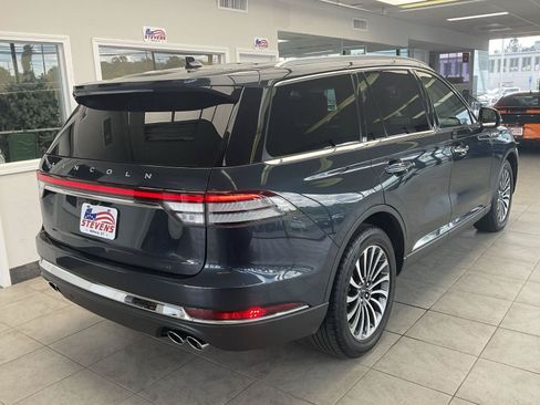 Used 2022 Lincoln Aviator Reserve AWD/4WD image 5