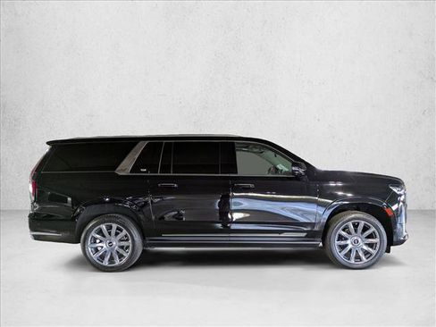 Used 2023 Cadillac Escalade ESV Premium Luxury Platinum image 4