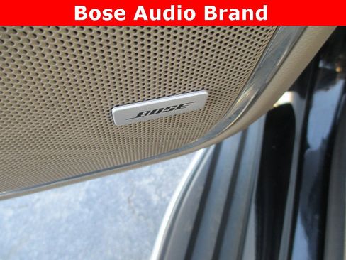 Used 2017 GMC Yukon SLT image 16