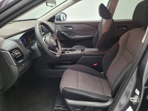 Used 2021 Nissan Rogue SV image 17