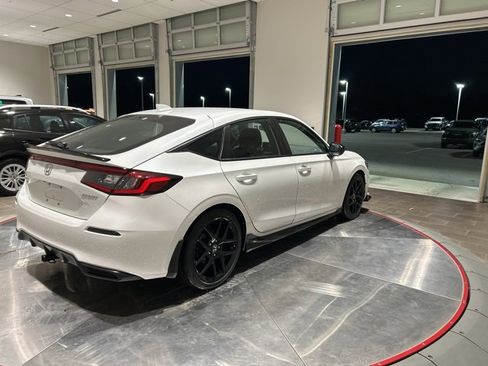 Used 2023 Honda Civic Sport image 8