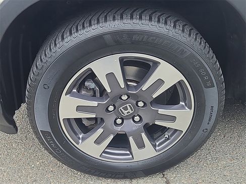 Certified 2018 Honda Ridgeline RTL-T image 7