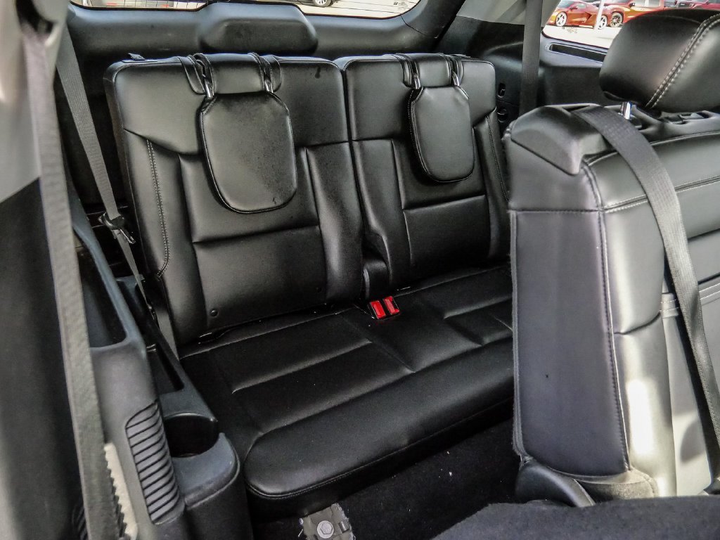 Used 2024 Ford Explorer XLT w/ Equipment Group 202A RWD image 22