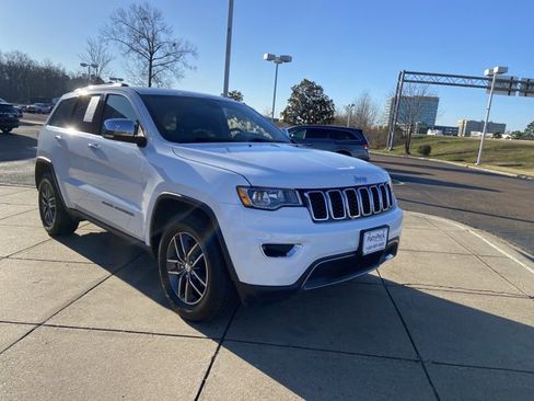 Used 2018 Jeep Grand Cherokee Limited image 2
