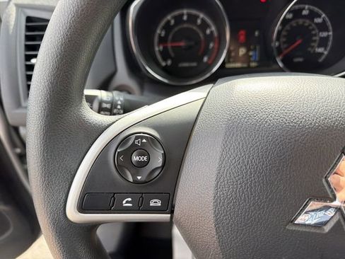 Used 2025 Mitsubishi Outlander Sport ES AWD/4WD image 19