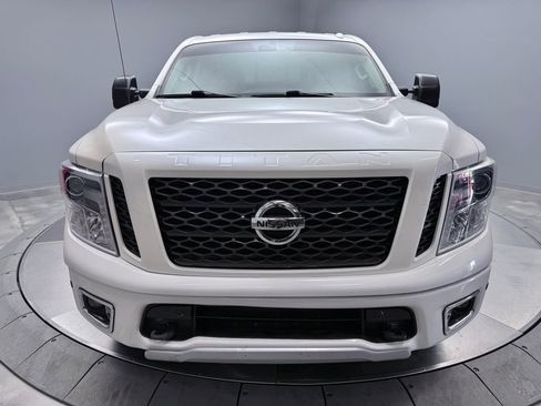 Used 2018 Nissan Titan PRO-4X w/ Pro-4x Utility Package image 2