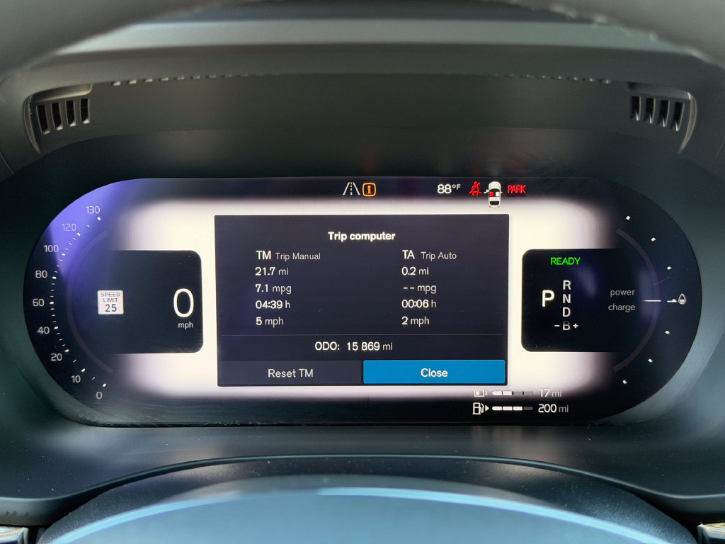 Certified 2024 Volvo XC60 T8 Polestar AWD/4WD image 11