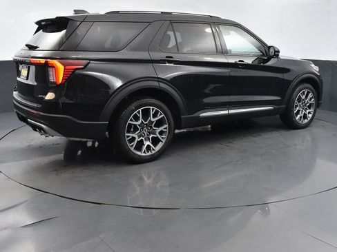 New 2025 Ford Explorer Platinum w/ Ultimate Package image 4