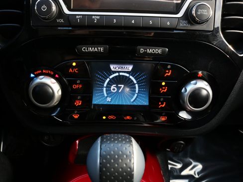 Used 2015 Nissan Juke SV w/ Cold Weather Package image 28