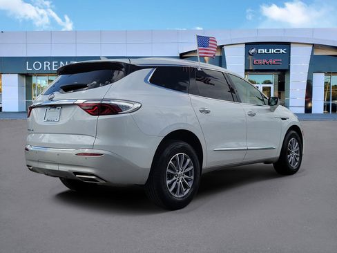 Used 2024 Buick Enclave Essence FWD image 5