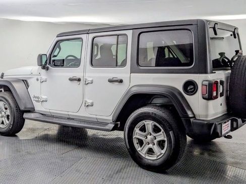 Used 2020 Jeep Wrangler Unlimited Sport S image 3