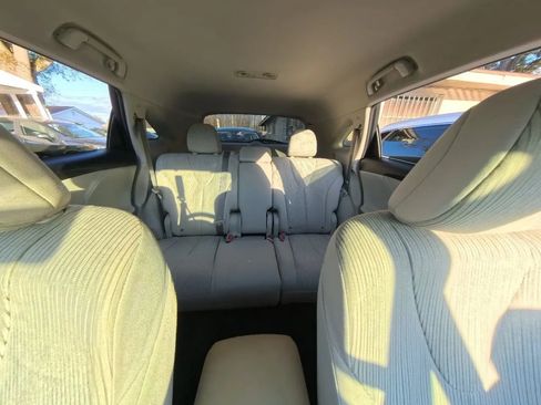 Used 2010 Toyota Venza image 26