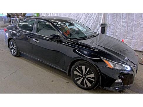 Used 2021 Nissan Altima 2.5 SV image 3