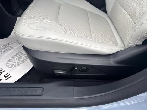 Used 2025 Ford Mustang Mach-E Premium AWD/4WD image 19