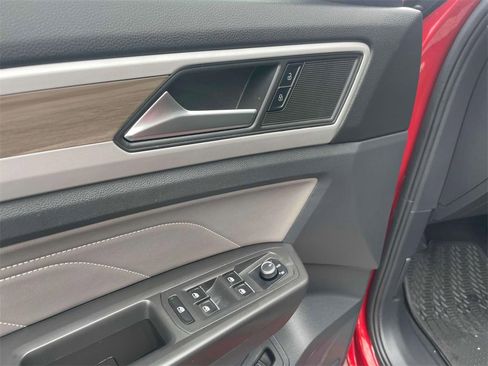 Used 2022 Volkswagen Atlas SEL image 19