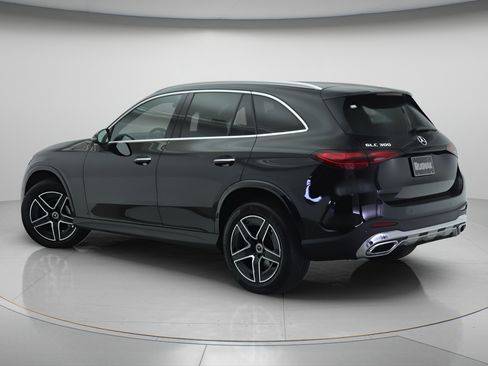 New 2026 Mercedes-Benz GLC 300 image 2
