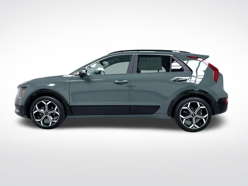 Used 2024 Kia Niro SX Touring FWD image 11