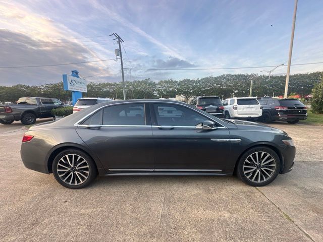 Used 2017 Lincoln Continental Select w/ Climate Package AWD/4WD image 4