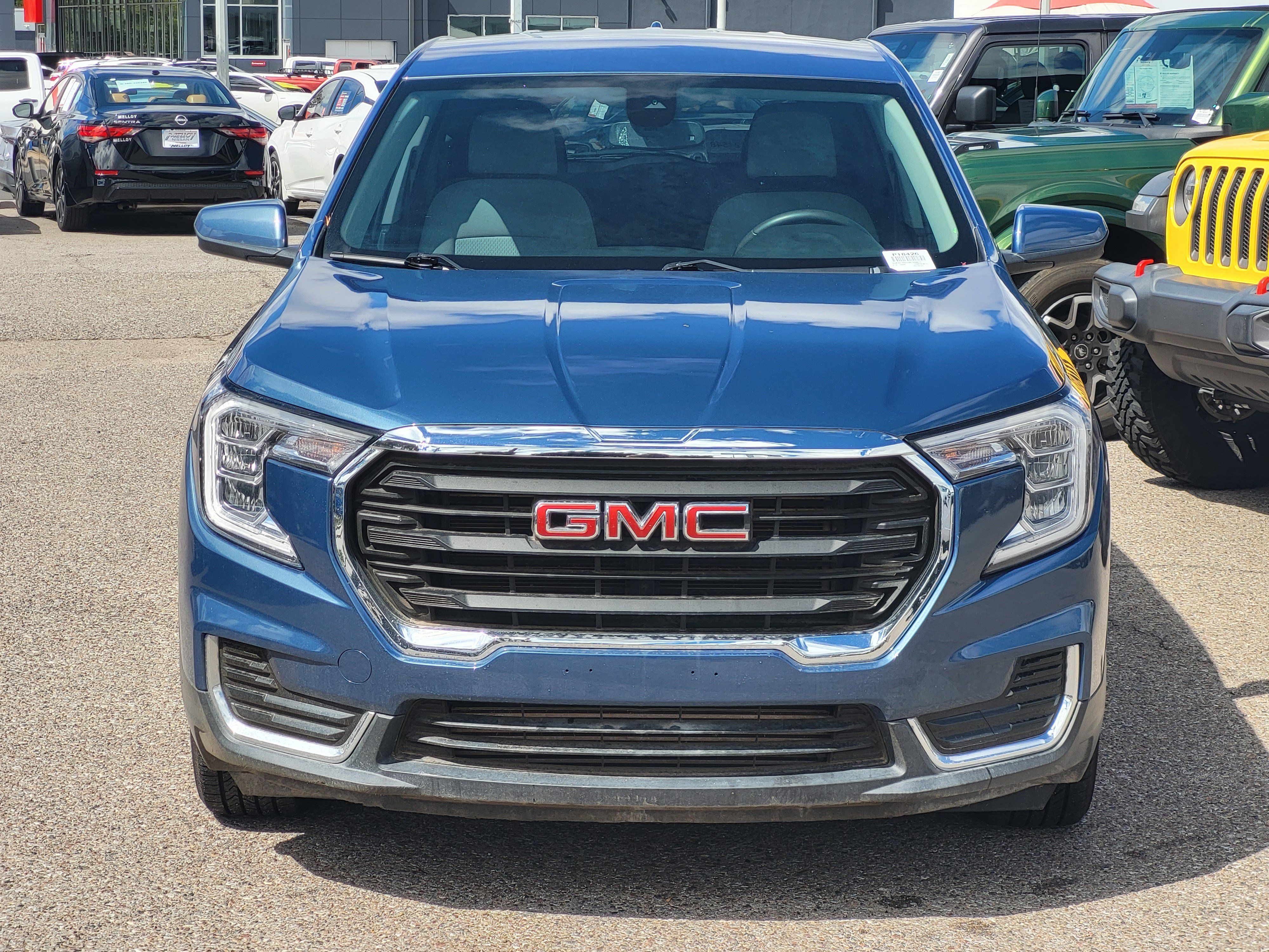 Used 2024 GMC Terrain SLE AWD/4WD image 2