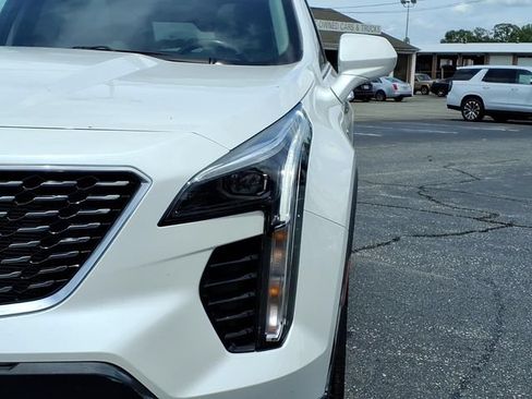 Certified 2023 Cadillac XT4 Luxury w/ Cold Weather Package FWD image 9