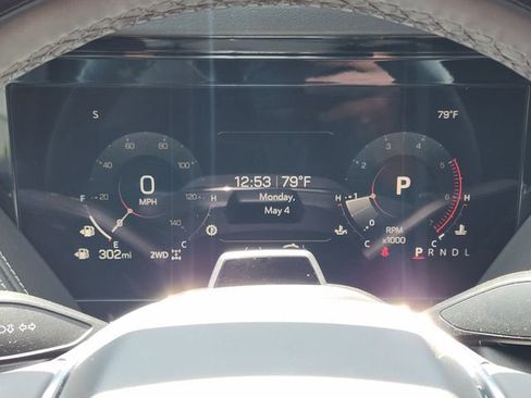 Used 2025 GMC Yukon Elevation AWD/4WD image 13