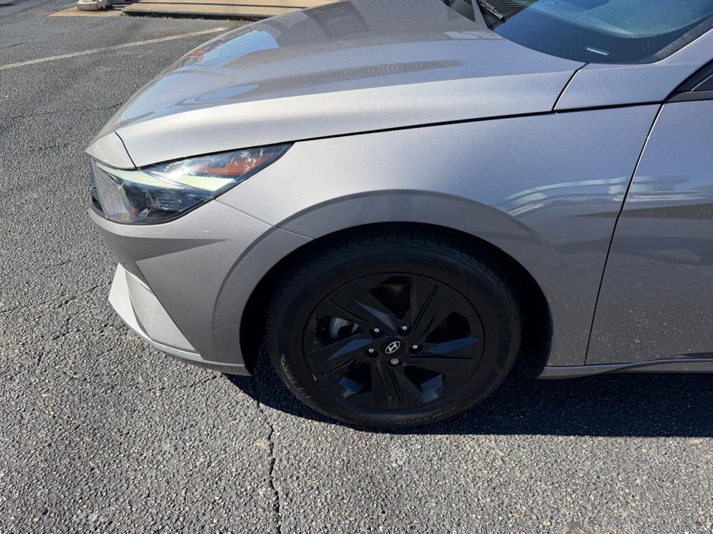 Used 2023 Hyundai Elantra SEL FWD image 10