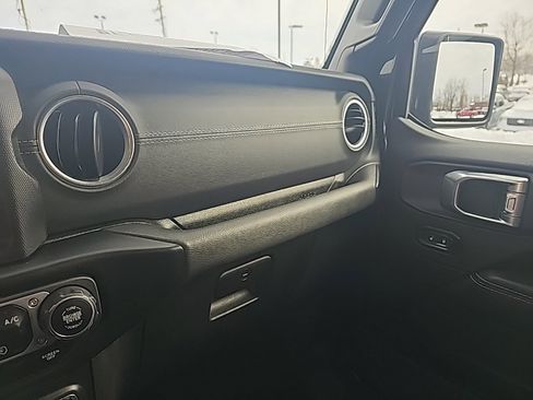 Used 2021 Jeep Wrangler Unlimited Sahara image 19