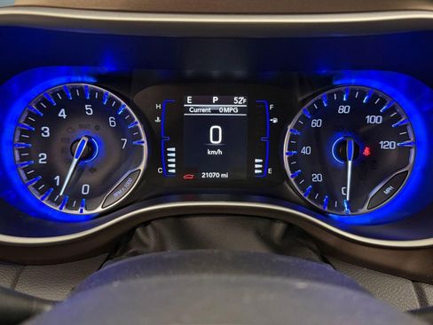 Used 2021 Chrysler Voyager L image 17