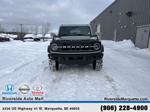 Used 2024 Ford Bronco Outer Banks image 2