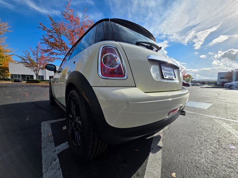 Used 2013 MINI Cooper Hardtop w/ Premium Pkg 2 FWD image 11