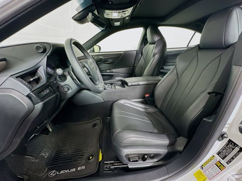 Used 2023 Lexus ES 300h F Sport image 13