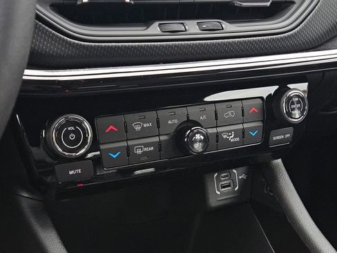 New 2025 Jeep Compass Limited w/ Sun & Sound Group image 20