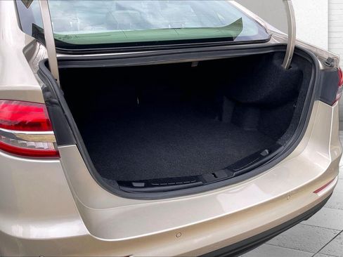 Used 2019 Ford Fusion SEL FWD image 4