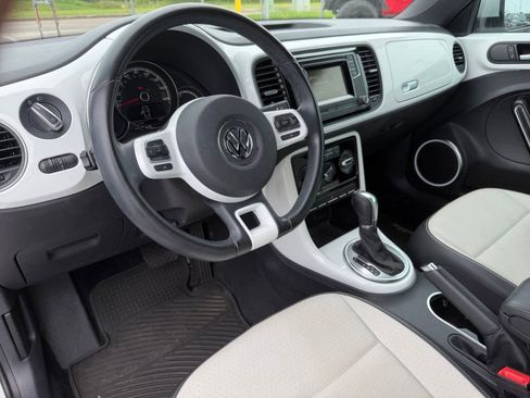 Used 2019 Volkswagen Beetle 2.0T S FWD image 28