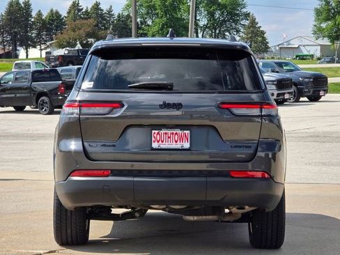 Used 2023 Jeep Grand Cherokee L Limited w/ Black Appearance Package AWD/4WD image 7