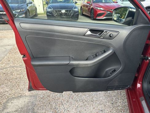Used 2016 Volkswagen Jetta S FWD image 10