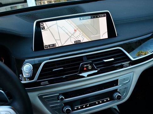 Used 2020 BMW 740i w/ Luxury Rear Seating Package image 13