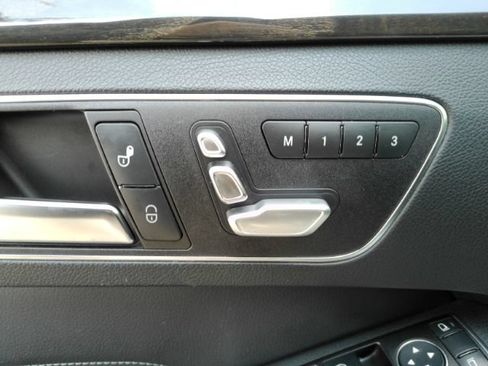 Used 2014 Mercedes-Benz E 250 BlueTEC Sedan image 16