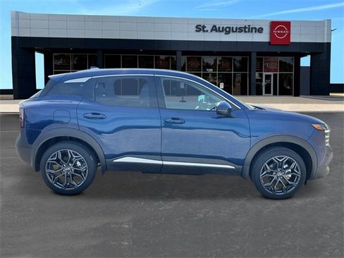 New 2025 Nissan Kicks SR image 7