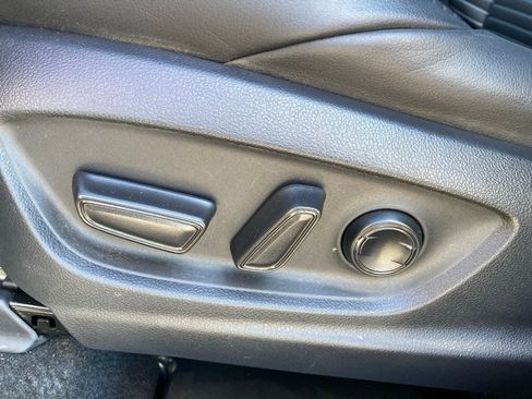 Used 2025 Toyota Corolla Cross AWD Hybrid image 13