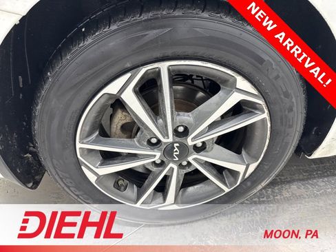 Used 2022 Kia Forte LXS image 8